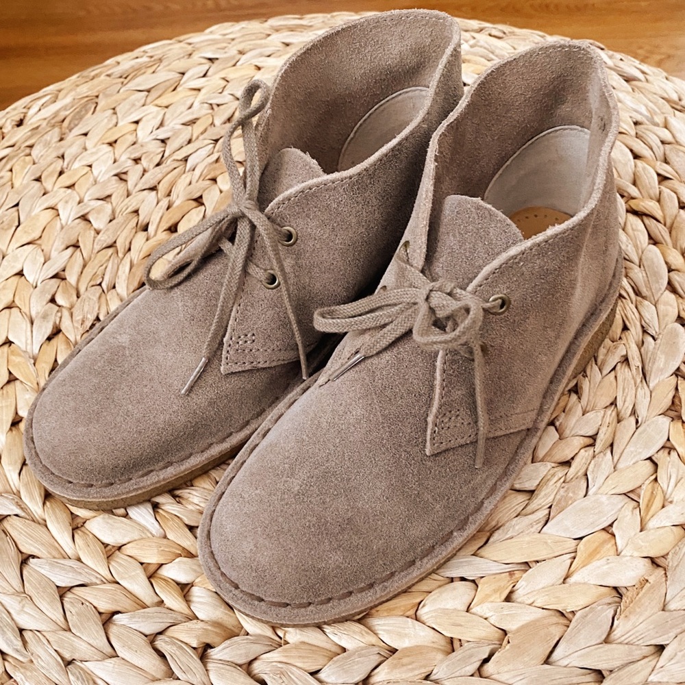 Clarks taupe suede desert boots kids boys size 5